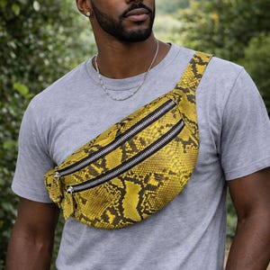 Torebka na ramię ze skóry węża – stylowa męska torba na ramię