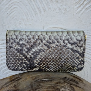 Cartera de piel de serpiente pitón auténtica para mujer: Cartera grande de piel de serpiente pitón con cremallera