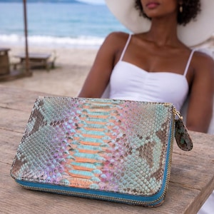 Portemonnee met Python-slangenleer: leren clutch met ritssluiting