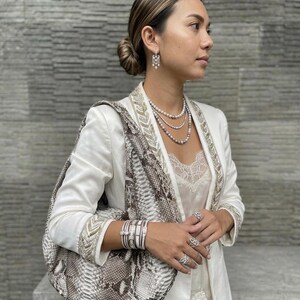 Echte grote hobo tas van pythonleer, nonchalante tas van slangenleer, boho schoudertas