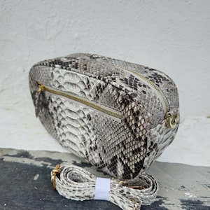 Python Tasche #Schwarz-weiße Tasche #Schlangenledertasche #hobo bag #Ledertasche #Pythontasche #Kürbistasche #Ledertasche #Ledertasche
