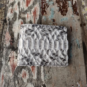 Cartera plegable exclusiva de piel de serpiente pitón auténtica para hombre (edición limitada)