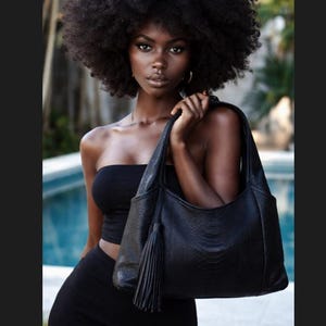 Torba typu hobo Python: Portmonetka ze skóry węża