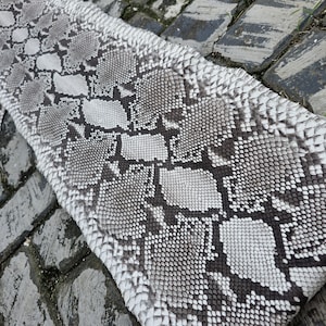 130 pouces véritable peau de serpent python cuir véritable faire des sacs vestes ect. Véritable peau de serpent, peau authentique