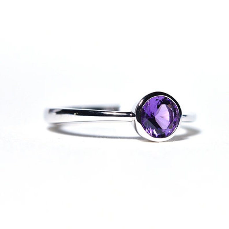 Amethyst Solitaire Classic Engagement Ring 925 Silver Bezel Setting Amethyst Wedding Promise Ring Women Dainty Gift Ring February Birthstone