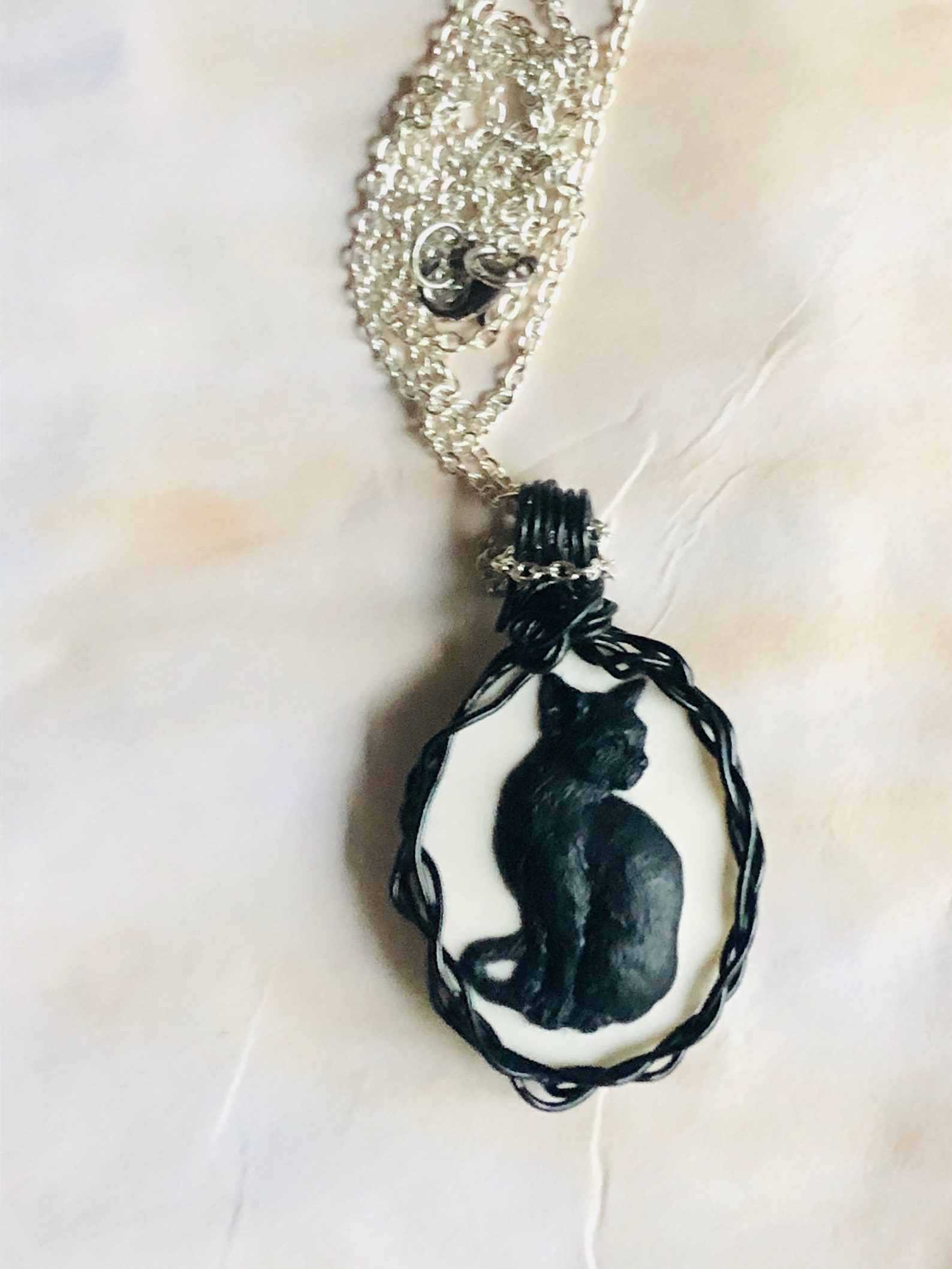 Cat cameo pendant Clearance