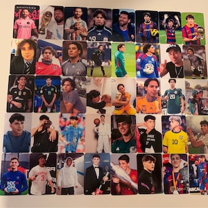 Cartão fotográfico nº 2 do jogador de futebol (João Felix, Neymar, Gavi, Pedri, Cho Gue Sung, Memo Ochoa, Messi, Sergio Ramos, Diego Lainez, Kevin Alvarez)