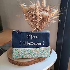 petite pochette spécial maman, jeans et coton motif liberty, fête des mères, trousse brodé Mère Veilleuse