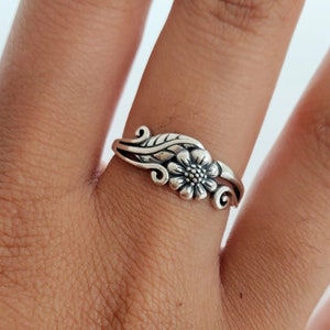 Sterling Silver Dainty Small Sunflower Ring with Leaf, Flower Ring, Leaf Ring, Silver Ring,