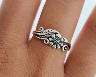 Sterling Silver Dainty Small Sunflower Ring with Leaf, Flower Ring, Leaf Ring, Silver Ring,