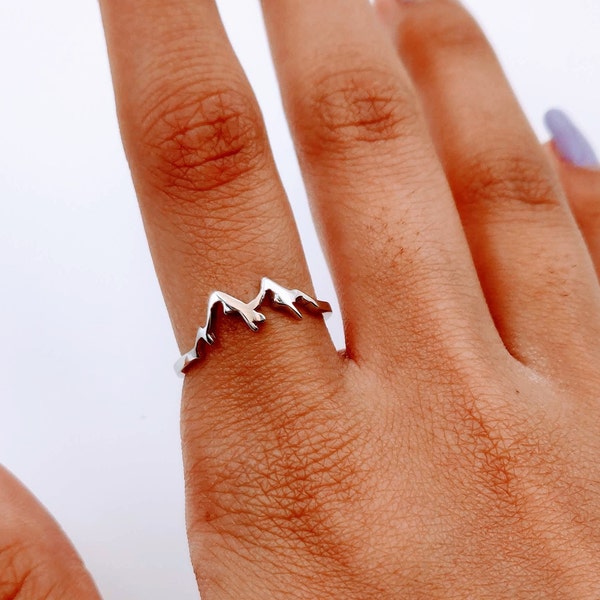 Sterling Silver Mountain Ring: Dainty Hiking Jewelry, Christmas Gift, Winter Nature ring