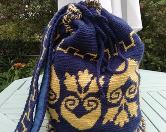 titan tapestry crochet bag
