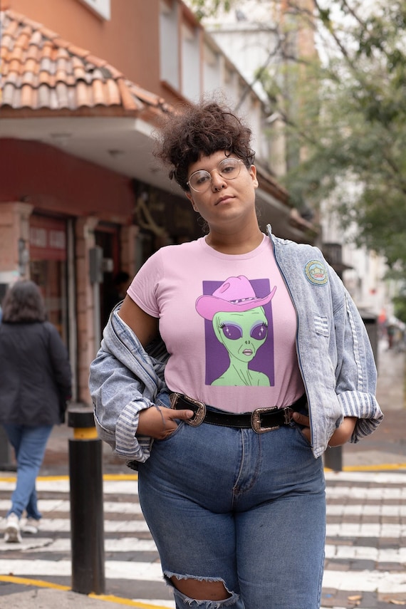 Space Cowgirl Alien Shirt Western Graphic Tee, Bratz Aesthetic Y2K Shirt Kawaii Plus Size Cowgirl Shirt