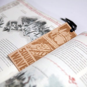 Transformers Inspired Wooden Bookmark – Geeky Page Marker for Book Lovers