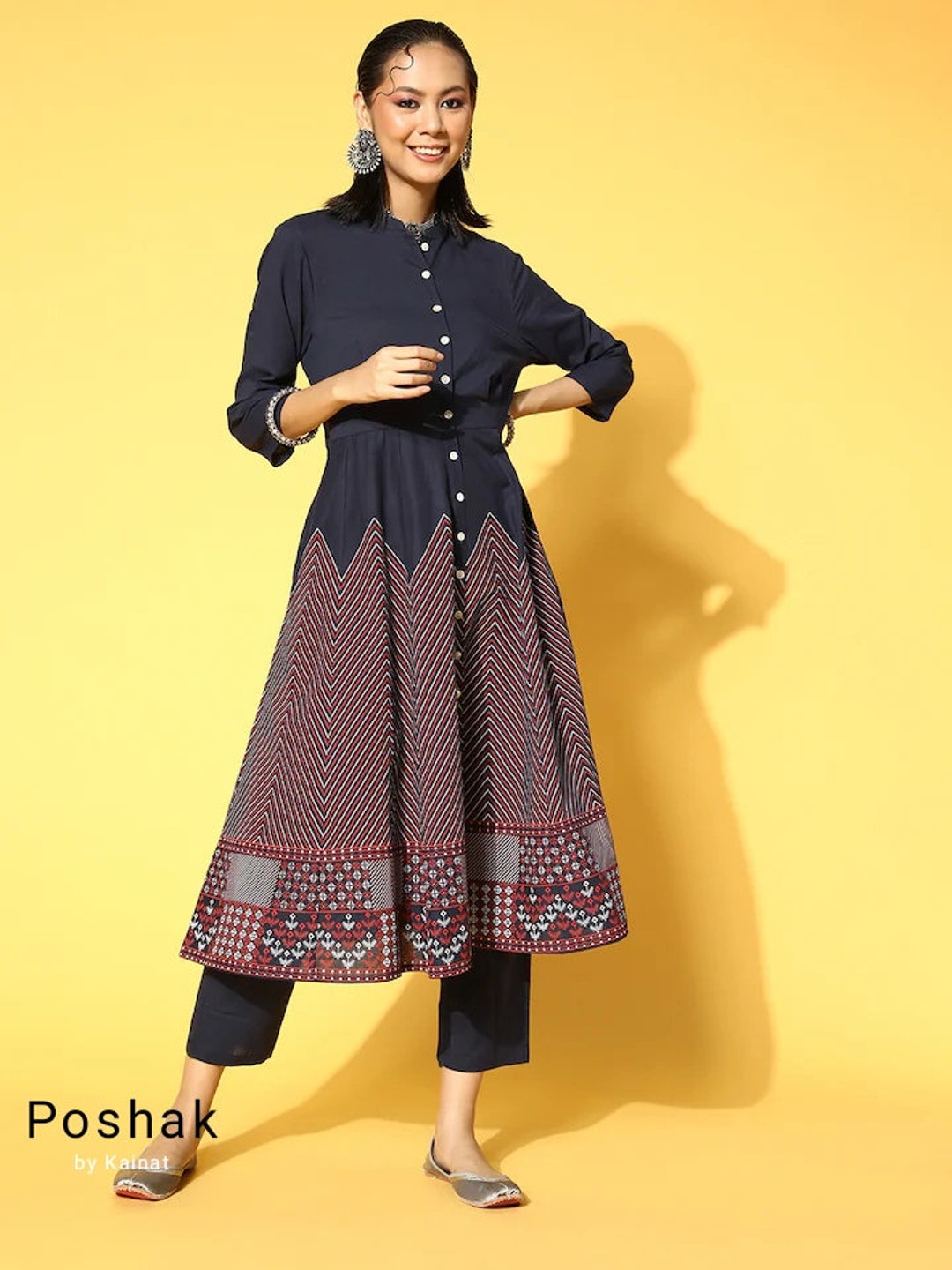 Women Navy Blue & White Cotton Kurta Set main image 1
