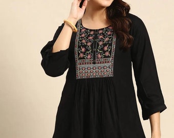 Tops d'été Tees T-shirt Blouses - Tunique A-line brodée noire - Kurtis pour femmes - Robe courte Kurta - Haut ethnique indien - Kurta femmes