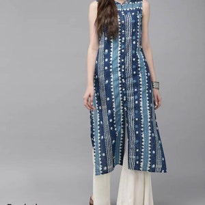 Women Navy Blue Ethnic Printed Straight Sleevless Kurta