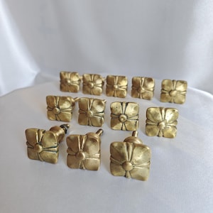 Set di 6 pomelli per cassetti in ottone vintage – Ferramenta per mobili – Pomelli per cassettiera color oro antico – Maniglie per mobili in ottone massiccio – Fusione a mano di metà secolo