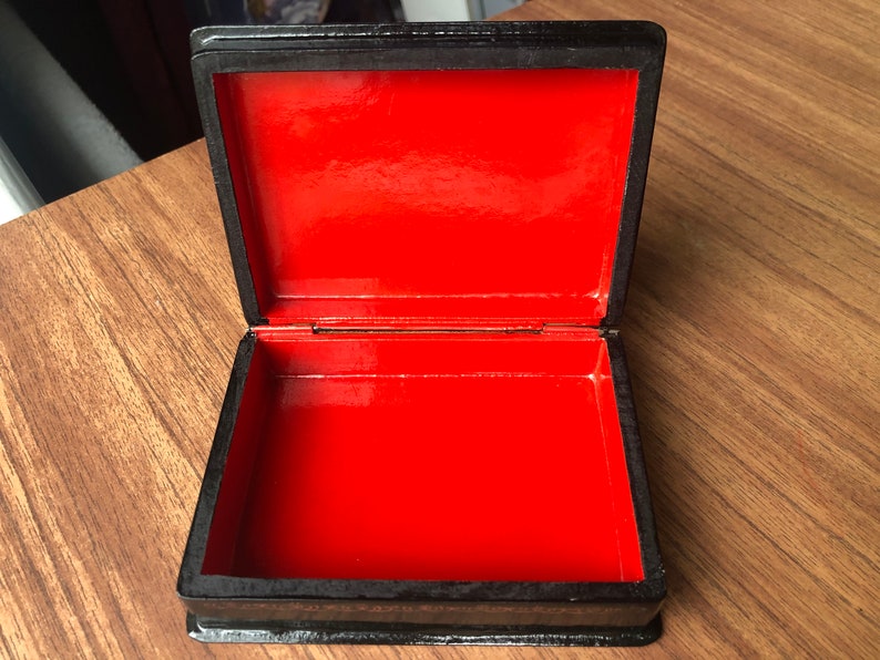 Hand painted Vintage Lacquer Box Black jewelry box Russian Lacquer miniature Miniature Painting USSR Soviet Wooden jewelry box