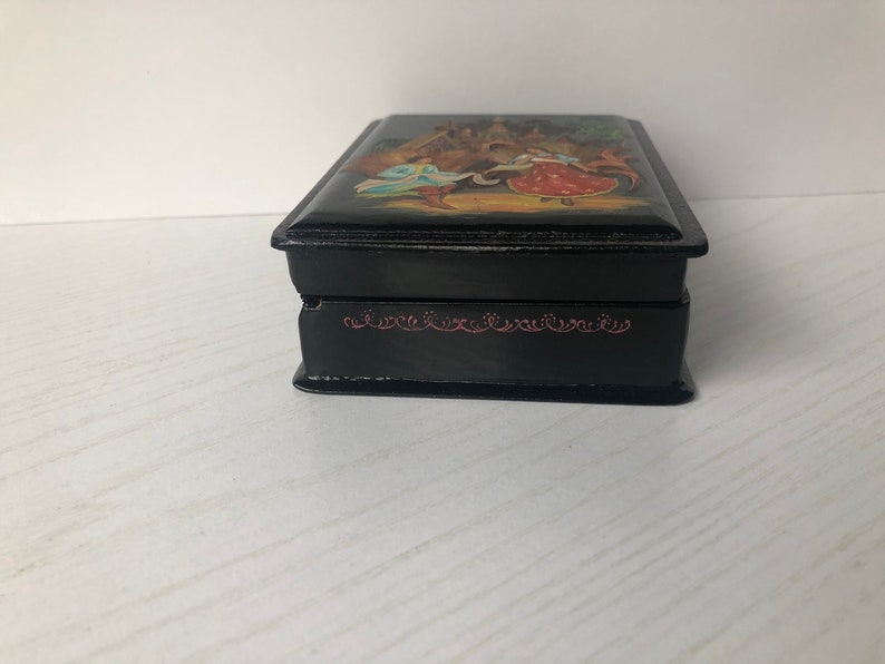 Hand painted Vintage Lacquer Box Black jewelry box Russian Lacquer miniature Miniature Painting USSR Soviet Wooden jewelry box