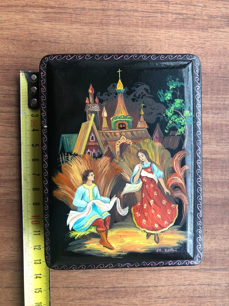 Hand painted Vintage Lacquer Box Black jewelry box Russian Lacquer miniature Miniature Painting USSR Soviet Wooden jewelry box