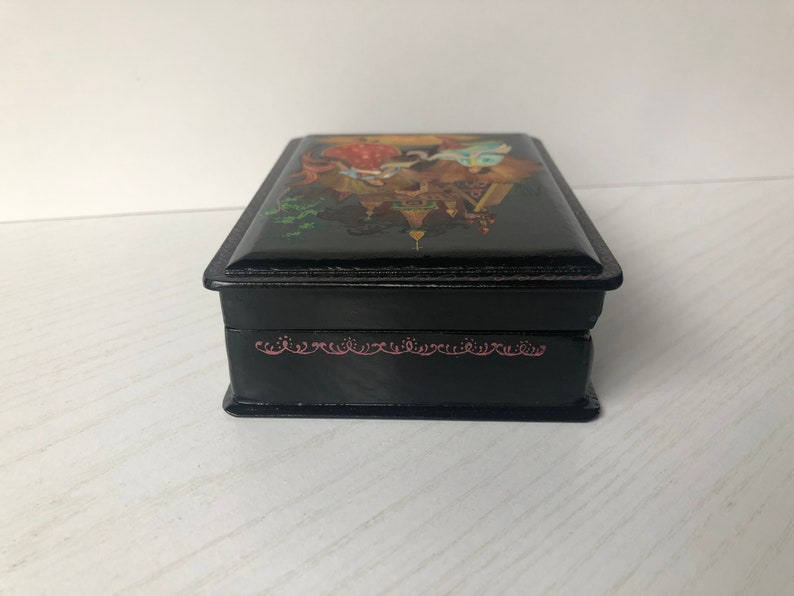 Hand painted Vintage Lacquer Box Black jewelry box Russian Lacquer miniature Miniature Painting USSR Soviet Wooden jewelry box