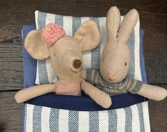 Striped Fabric Sleeping Bag for Maileg Mouse. Sylvanians. 18.5 cms by 13 cms.  Maileg Bedding
