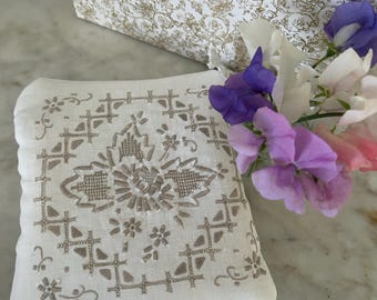 Vintage Embroidered Fabric Make-up Bag,