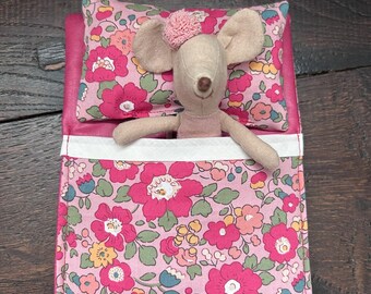 Liberty Fabric Sleeping Bag for Maileg Mouse. Sylvanians. 18.5 cms by 13 cms.  Maileg Bedding