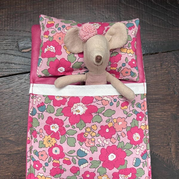 Liberty Fabric Sleeping Bag for Maileg Mouse. Sylvanians. 18.5 cms by 13 cms.  Maileg Bedding