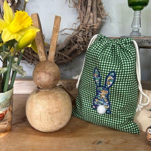 Sacchetto regalo coniglietto pasquale. Sacchetto caccia alle uova di Pasqua. Tessuto Liberty.