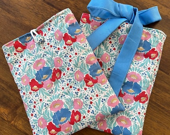 Tilda Print Kindle Sleeve, Padded & Quilted Book Cover. Choice of Fabric Ties/Button Closure. Kindle Sleeve. ereader Cover