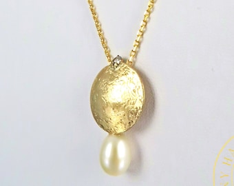 GOLD JEWELRY: Unique jewelry pendant with filigree gold chain, pure YELLOW GOLD 585 with white diamond & extravagant freshwater pearl