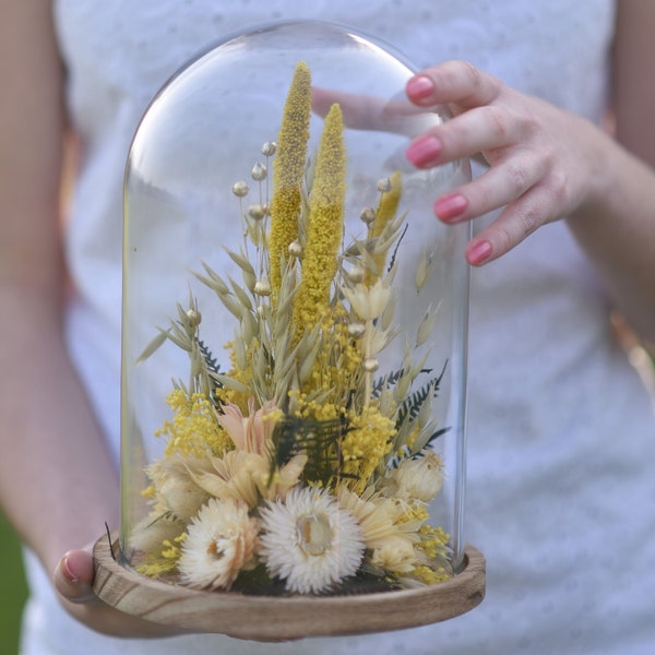 cloche fleurs séchées en verre