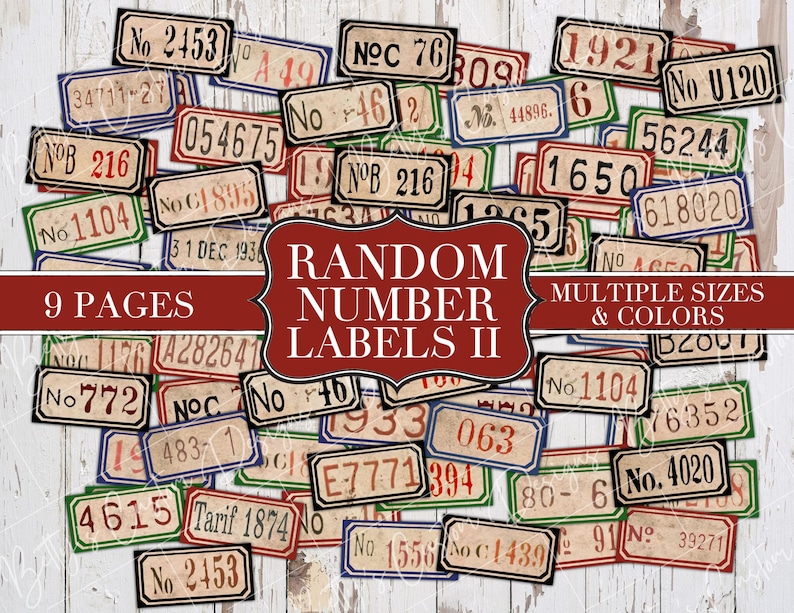 K&ouml;nnte beinhalten: Eine Sammlung von Vintage-Nummern-Etiketten in verschiedenen Gr&ouml;&szlig;en und Farben. Die Etiketten zeigen eine Vielzahl von Zahlen, darunter 2453, 76, 1921, 1104, 4020 und 1556. Die Etiketten sind auf Papier mit einem abgenutzten Look gedruckt und haben ein rustikales Aussehen.