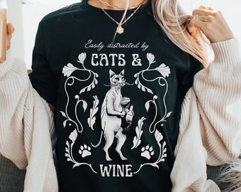 Shirt grappige kat wordt gemakkelijk afgeleid door katten en wijn