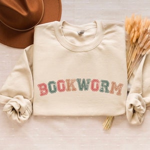 Bookworm Vintage Sweatshirt, Bookish Shirt, Book Lovers Shirt, Teacher Book Lovers Shirt, Book Sweatshirt, Book Club Gift, Bookworm Crewneck