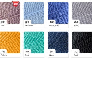 Puede incluir: Una carta de colores de hilo con 10 colores diferentes, incluyendo lila, azul mar, azul real, plata, azafr&aacute;n, cian, azul marino y negro. La carta est&aacute; etiquetada con el nombre del color y un n&uacute;mero.