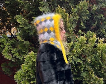 Mohair knit balaclava in yellow chechered