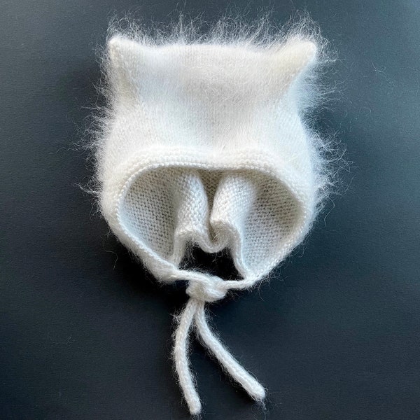 Bonnet oreilles de chat mohair blanc cassé