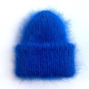 Niebieska czapka beanie z moheru dwuwarstwowa