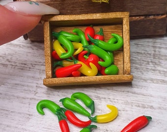 Dollhouse Realistic Peppers - 3 styles x3 colors - Ready to ship - Doll vegetables - Dollhouse miniatures - Price per piece