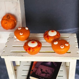 Miniature Halloween Muffins – 1:12 Spooky Muffins with Eyes for Dollhouse or Witch Decor
