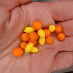 Miniature Citrus Fruits – 1:12 Scale Dollhouse Lemons & Oranges – Handmade Polymer Clay Fruit