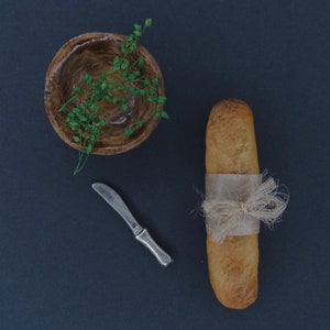 Miniature Rustic Baguette – 1:12 Scale Handmade Bread for Dollhouse – Realistic Bakery Decor
