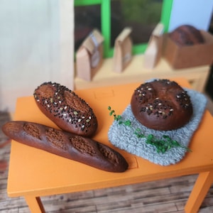 Miniature Seeded Bread – 1:12 Scale Dollhouse Artisan Breads with Poppy, Sesame & Sunflower Seeds – Realistic Food, Sold per Piece