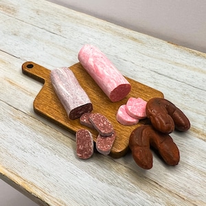 Dollhouse Salami & Sausage – Miniature Meat with Slices – 1:12 Handmade Polymer Clay Food for Dolls, Charcuterie Boards or Kitchen Decor