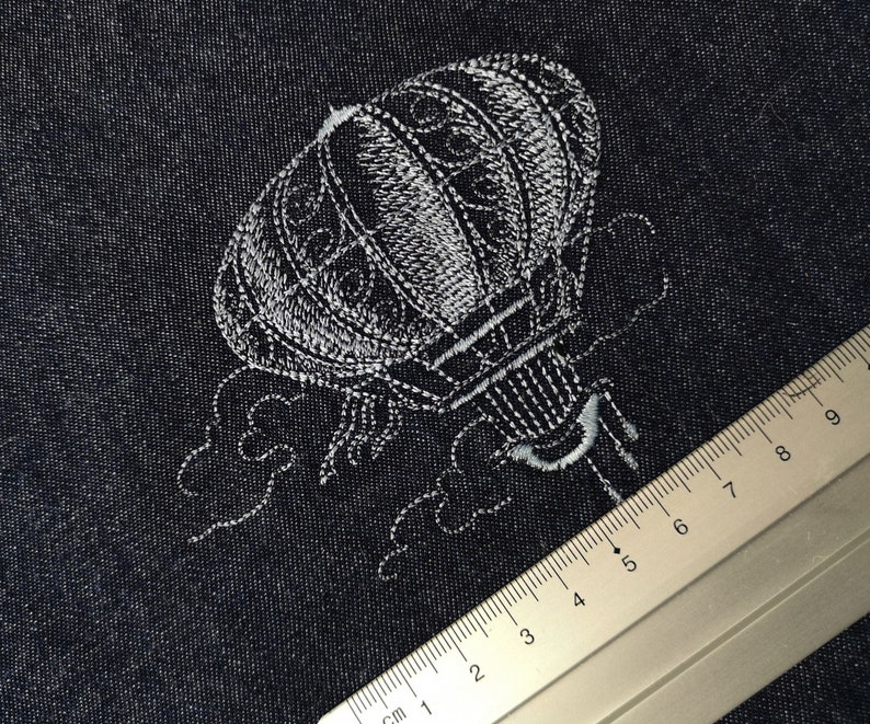 Embroidered picture balloon embroidery