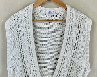 Vintage Sweater Vest – Alicia Sleeveless Sweater Vest in White Cable Knit