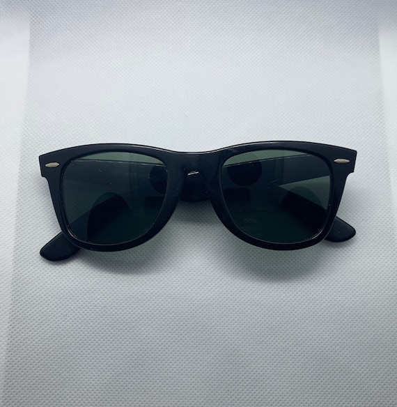 Classic Retro Wayfarer Sunglasses - Black